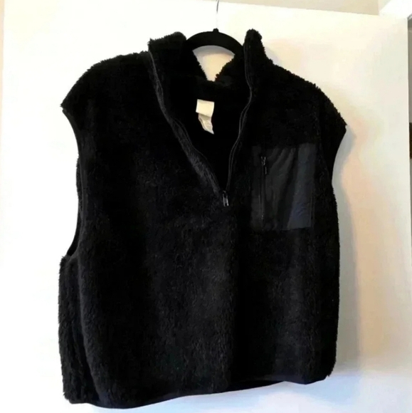 H&M Jackets & Blazers - H&M teddy vest